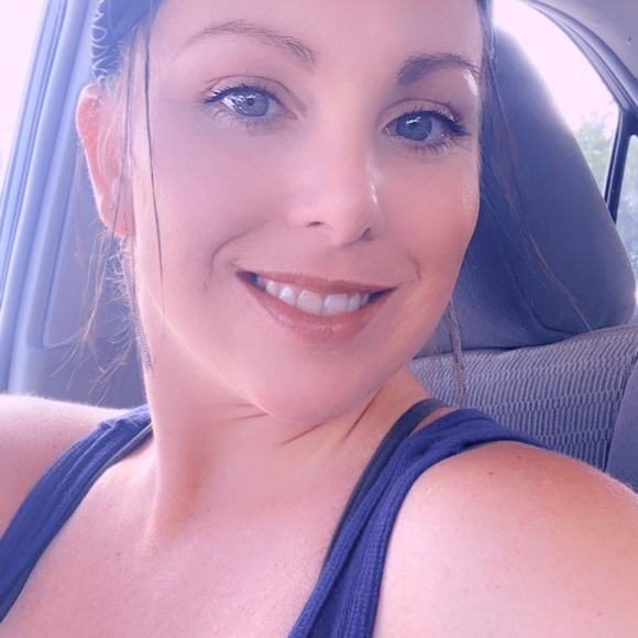 Meet your Posher, Cassandra - Picture 7 of 13